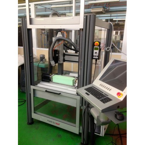 L'atelier : une fraiseuse 4 axes à grande vitesse