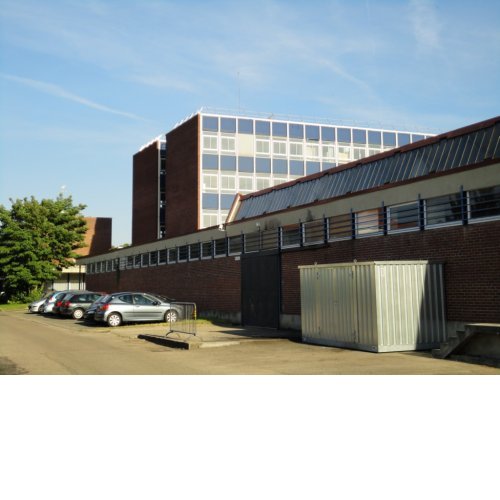 Vue des bâtiments depuis le gymnase